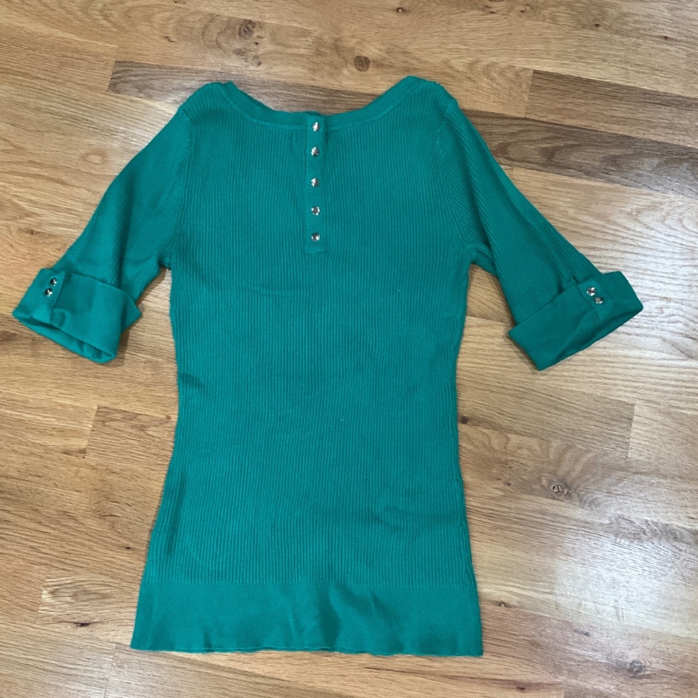 3/4 length green (med) top